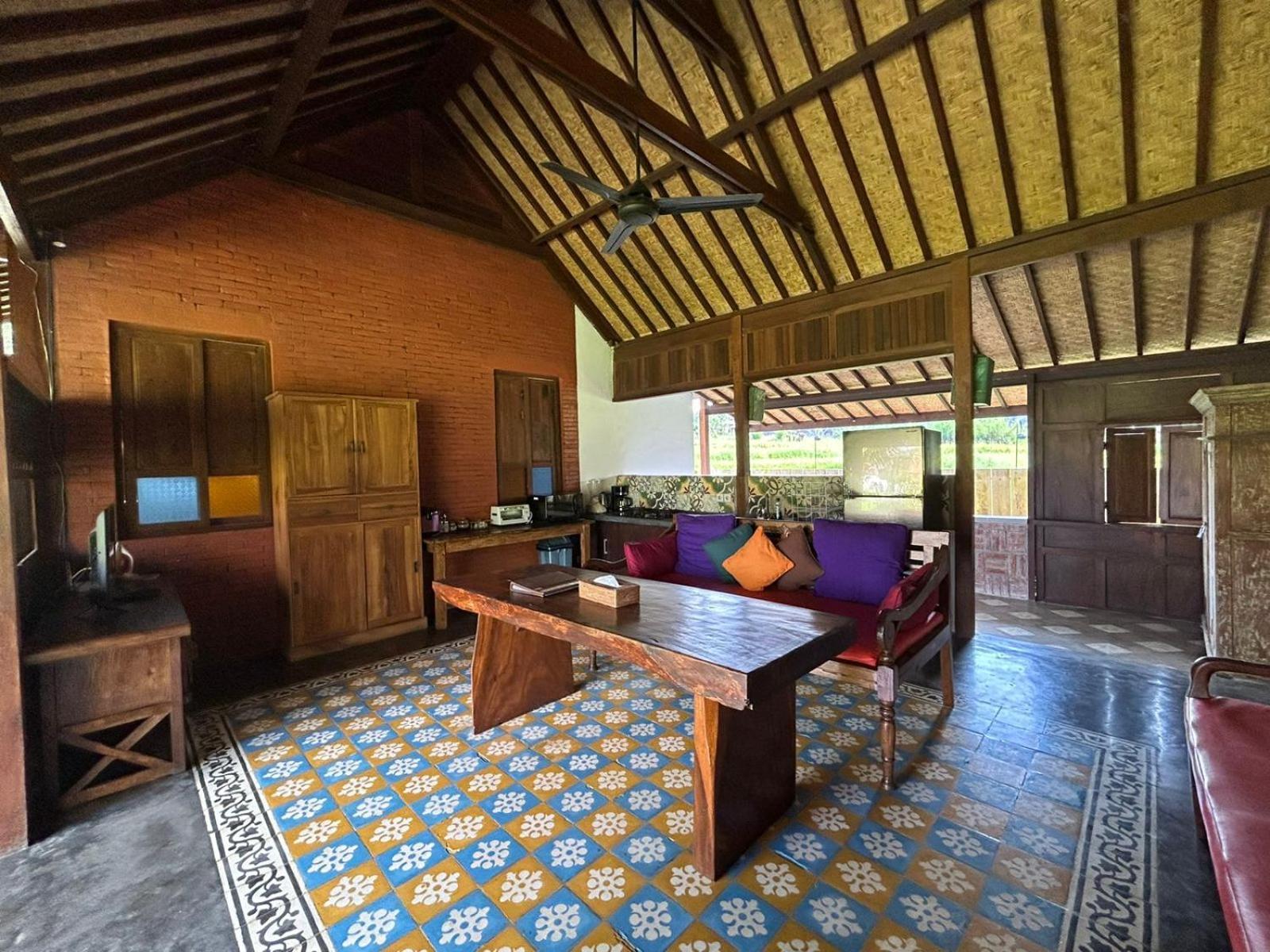 विला Tirta Padi